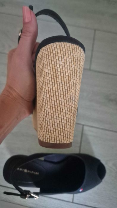 Sandale nr. 38 Tommy Hilfiger