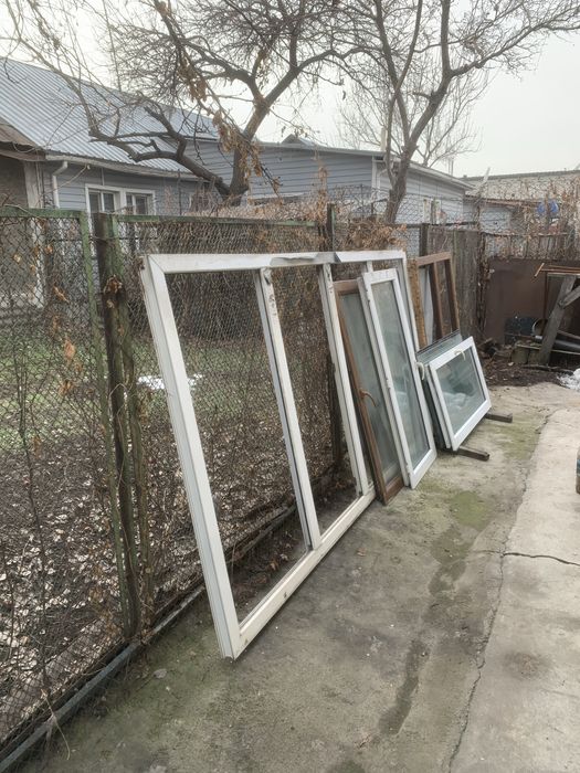 Пластиковые окна и дверь