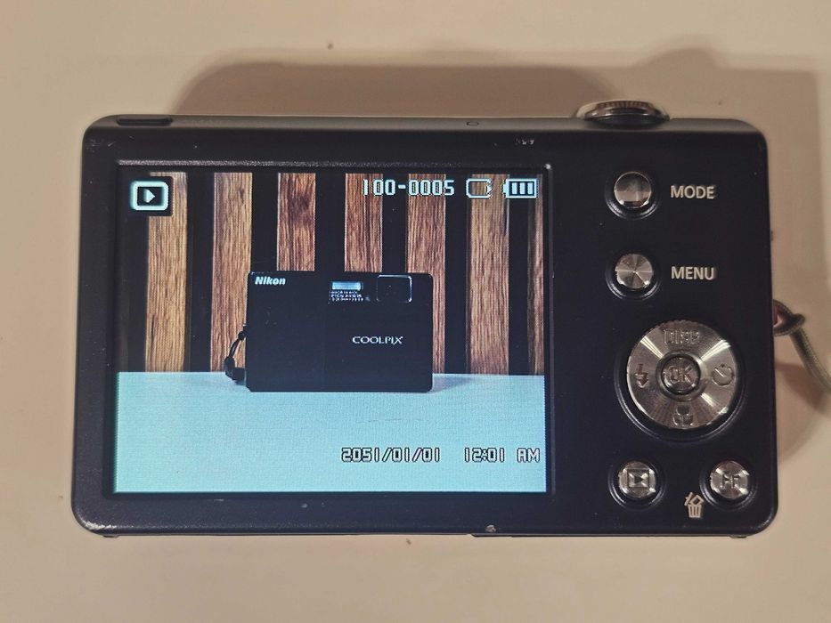 Y2K Aparat foto digital compact Samsung ST65 Rosu 14.2MP 5x Zoom