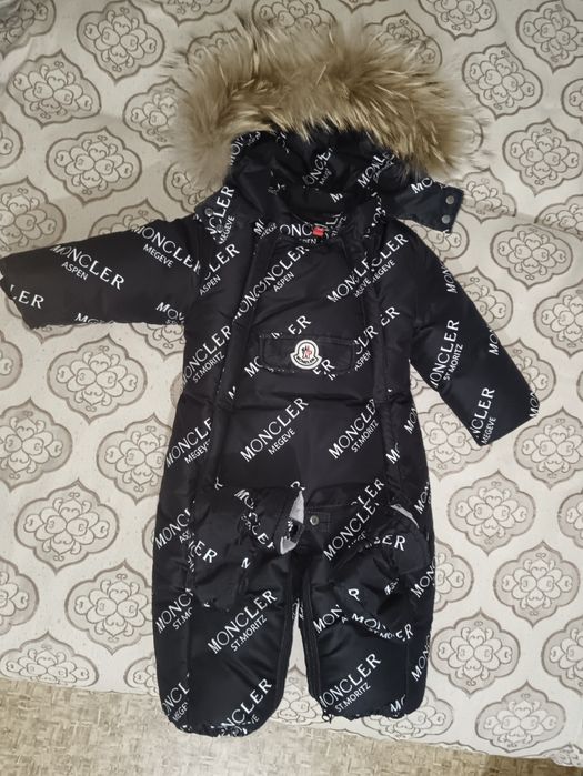 Продам зимний комбинезон для мальчика