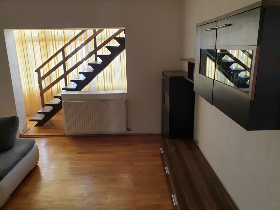 inchiriez Transilvaniei 3 /60  penthouse 6 cam. 140 mp preț 500 e