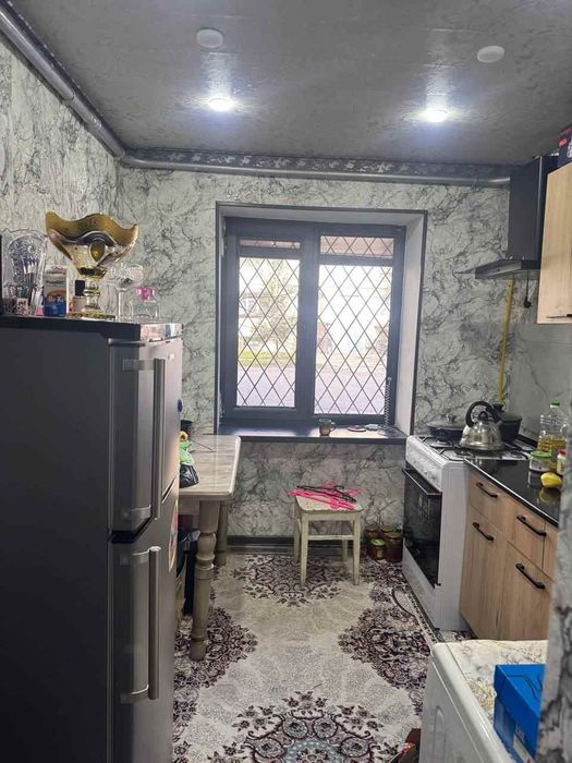 Чирчик шахрида 1 хона квартира сотилади.  Ремонлари яхши