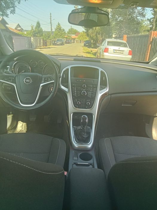 Opel astra j break