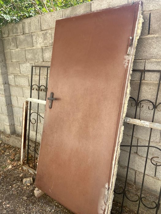 Дверь входная, отличное состояние