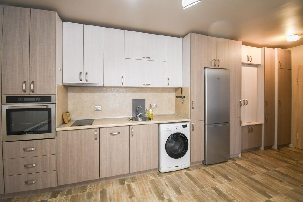 Продава се Двустаен апартамент в София, Студентски град - 72 кв.м за 2987 €/кв.м - Снимка #2