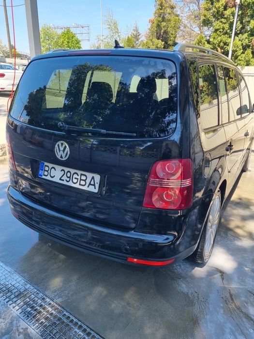 Vând w touran 2.0 2008 7 locuri