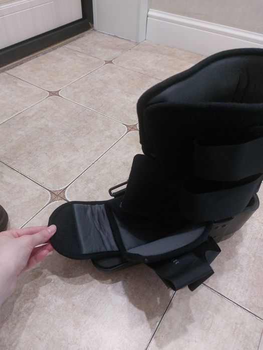 Фиксатор ноги место гипса