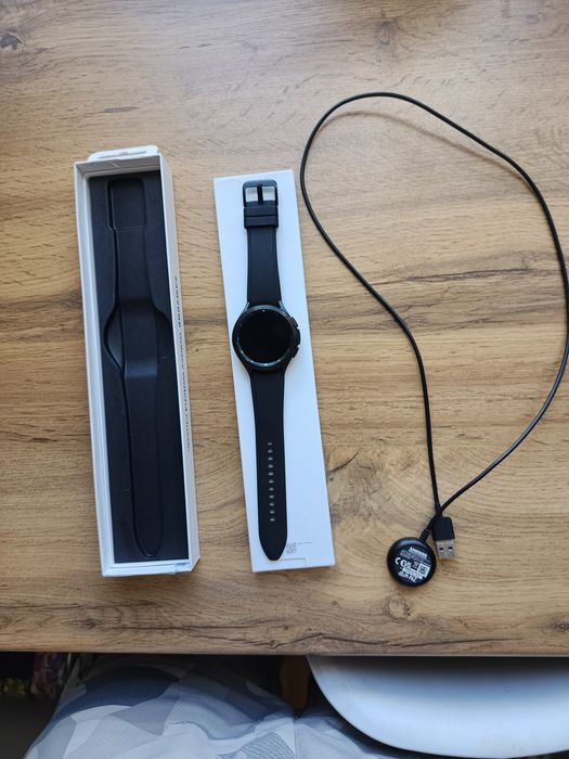 Продам смарт-часы Samsung Galaxy Watch 4 Classic 46 мм