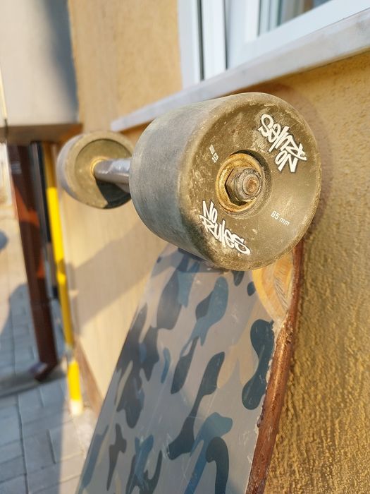 Longboard personalizat – model unic, cumpărat din SUA, complet echipat