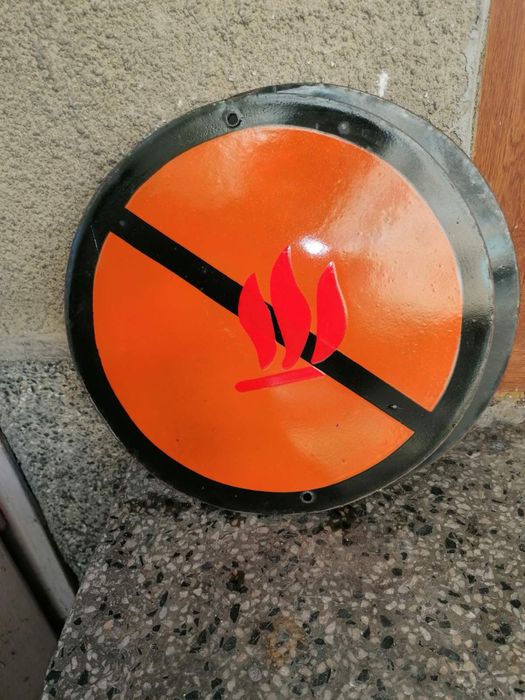 Метални указателни табели