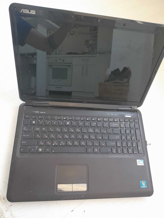 Лаптоп ASUS Pentium(R') Dual-Core CPU