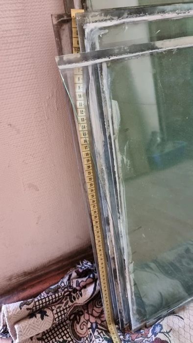 Стёкла оконные отдам