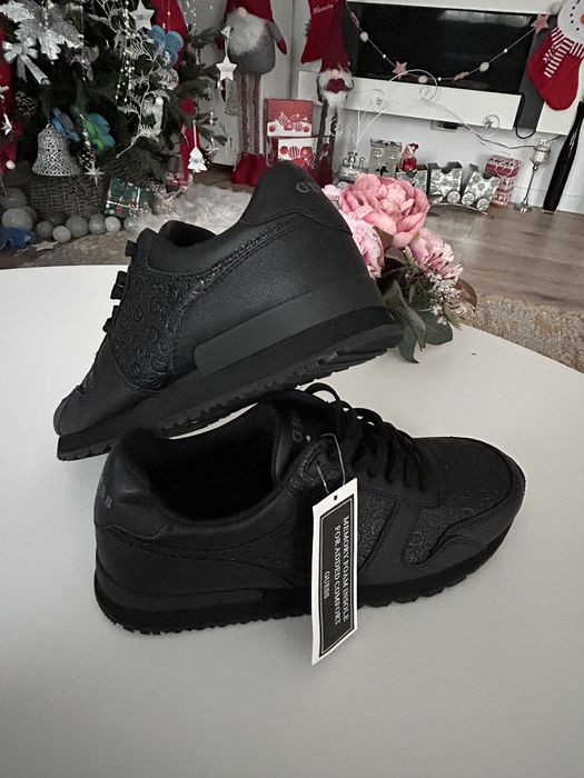 Adidasi Guess, Noi ,Originali