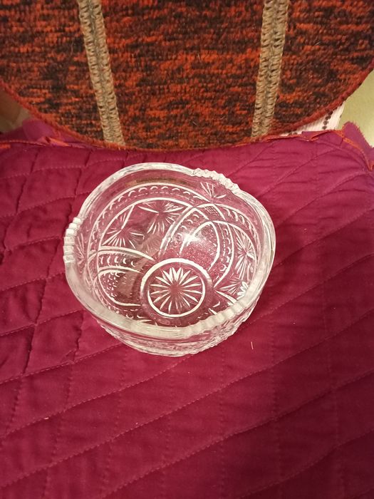 Салатницы, солонки хрустальные и крышки