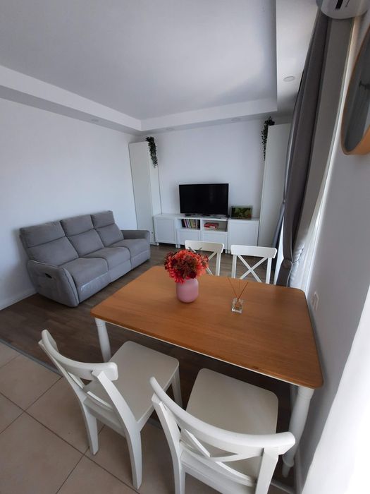 De Închiriat Apartament 3 camere in Cosmopolis