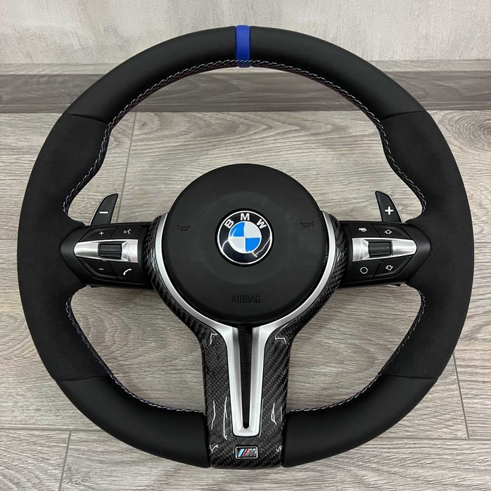 М Волан BMW F30 F20 E90 E70 X5 Алкантара и Карбон със Синя Лента