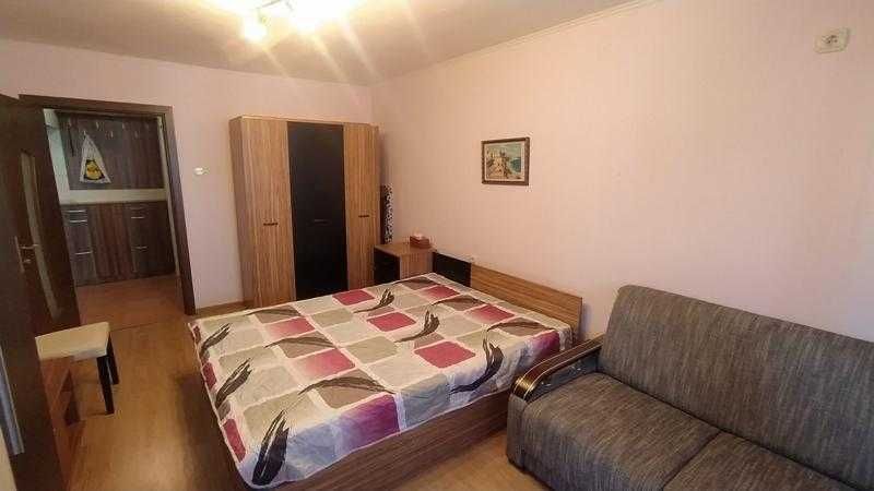 Дава се под наем Двустаен апартамент в Бургас, Лазур - 53 кв.м за 225 € - Снимка #3