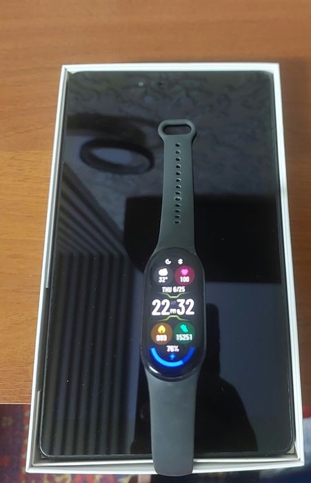 Планшет Samsung tab a 8, а также my band 10