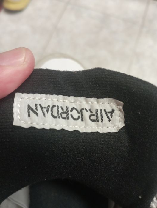 Jordan 4 Military black