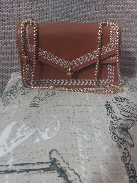 Geanta chic  maro coniac cu broderie