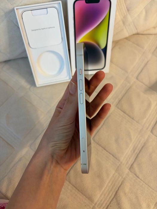 Продам Iphone 14