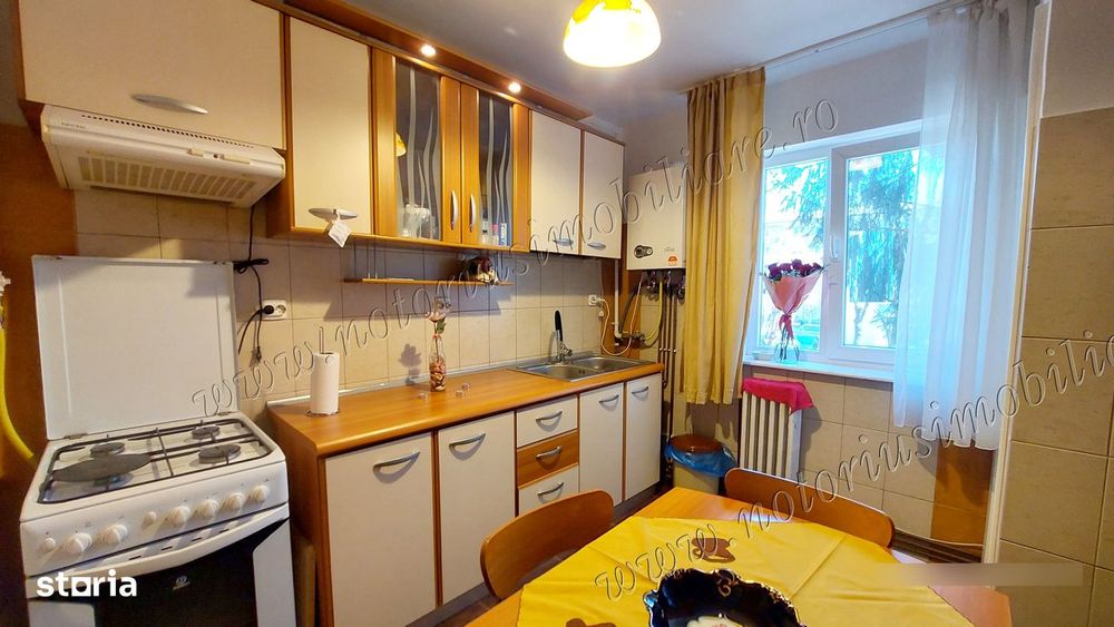 Gojdu etajul unu, excepțional, 3 camere și garaj la scară.