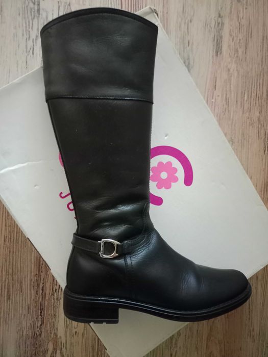 Продам сапоги детские кожаные