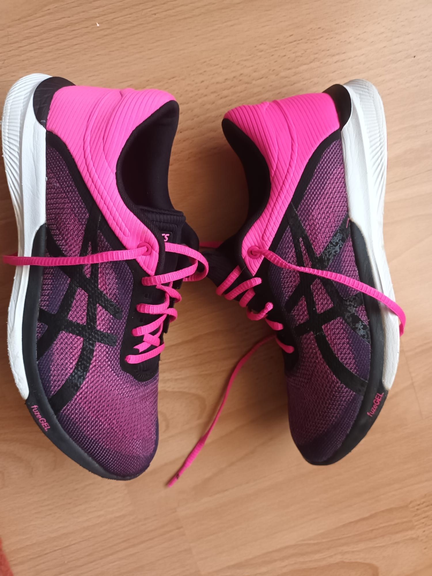 Asics fuzex pret hotsell