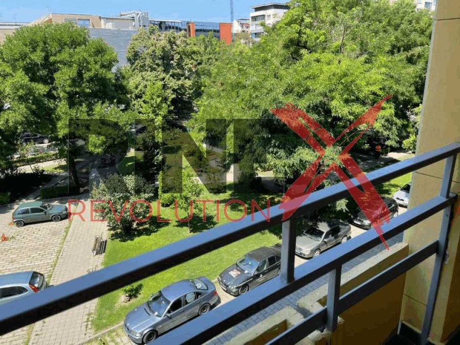 Тристаен апартамент под наем  в Център