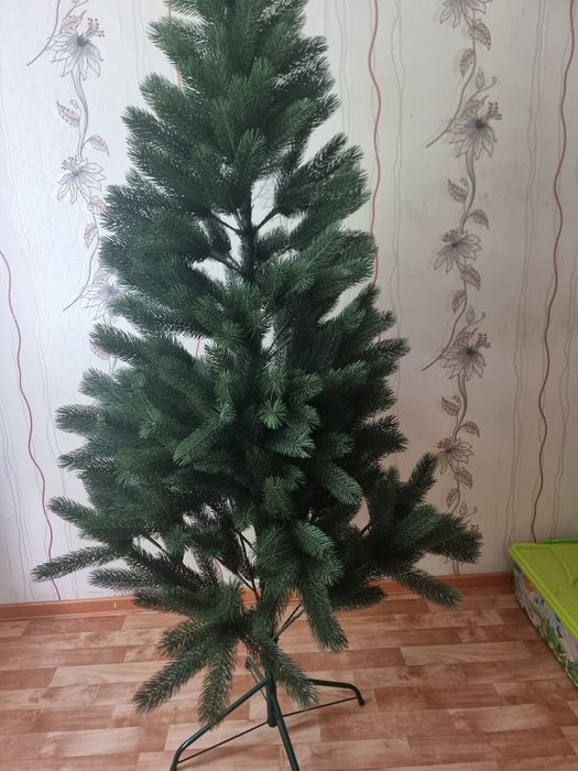Ёлка искусственная