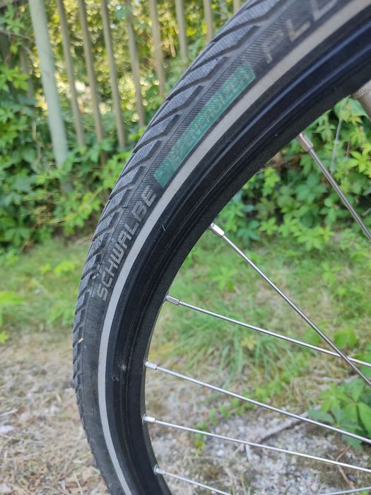 Vând bicicleta cu 8 viteze in butuc marca Batavus