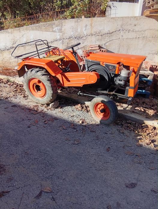 Продавам трактор