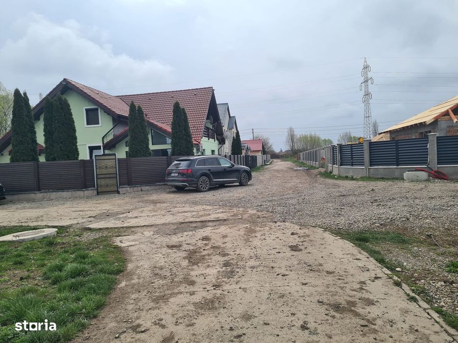 Teren intravilan-ingradit cu utilitati trase in fata terenului!