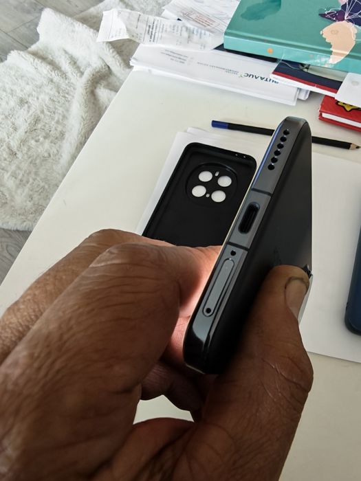 Продавам/Бартер-Honor magic 7 pro/12-512/, като нов.