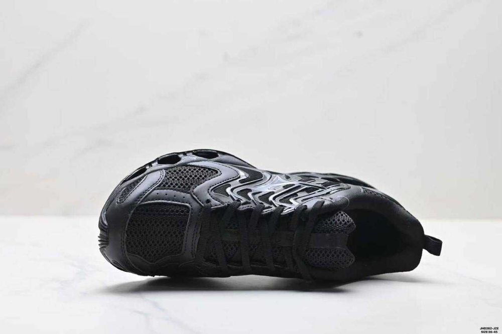 Продавам нови мъжки маратонки Mizuno Wave Prophecy LS GTX налични 42 и 44