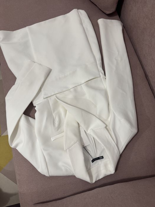 Rochie eleganta alba tip sacou scurta Zara marimea M