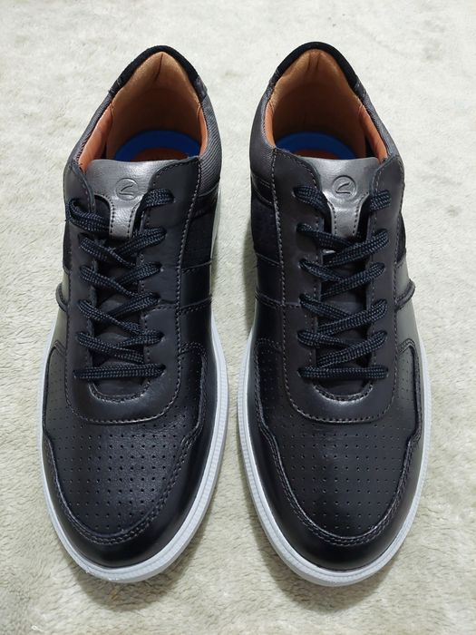 Нови обувки Clarks