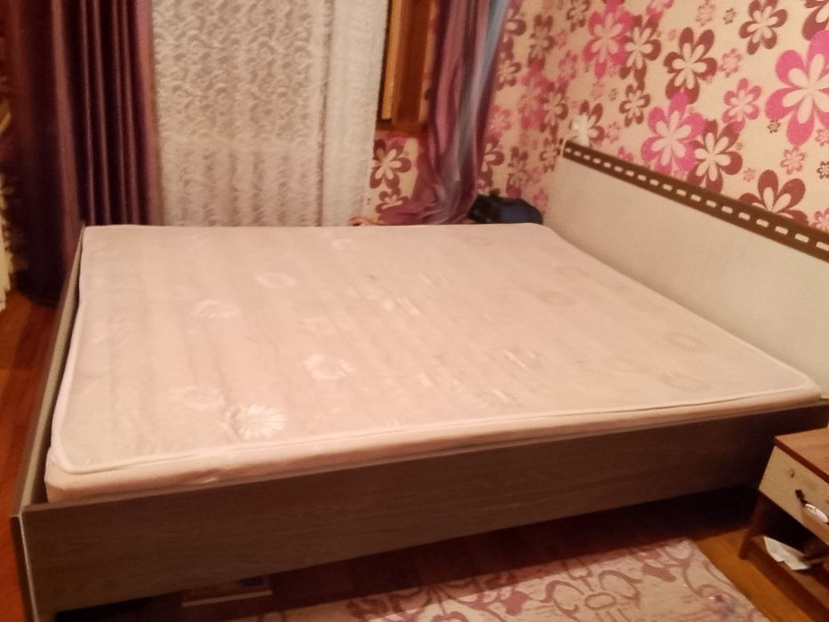 Продается кровать  1.60 х200