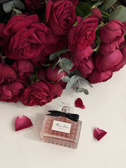 Продается парфюм Miss Dior essence