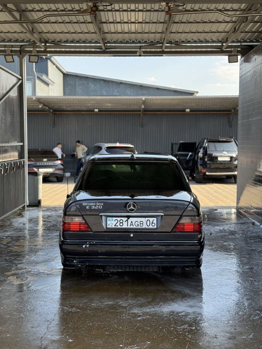 Mercedes Benz E 320