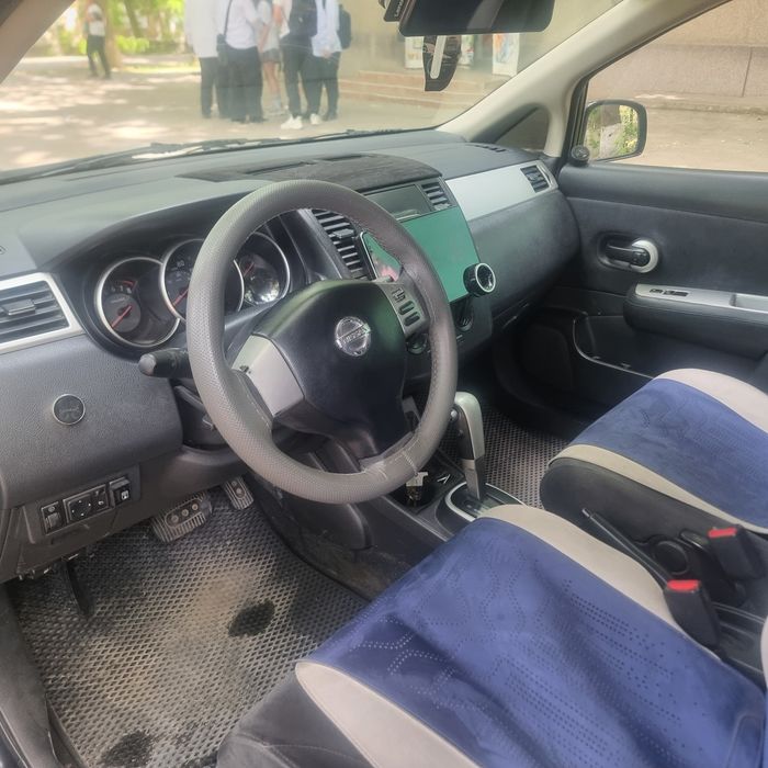 Nissan Tiida 2008