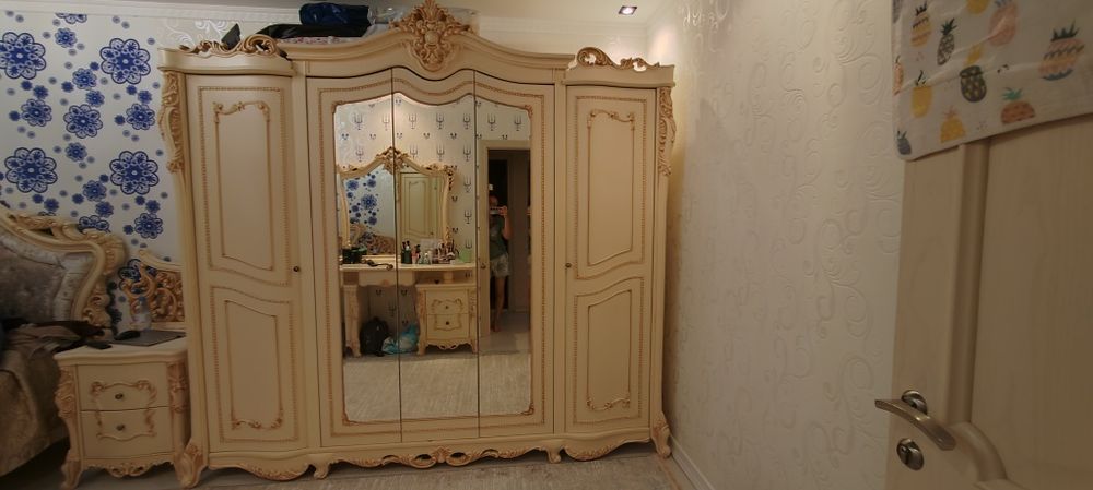 Продам спальный гарнитур срочно