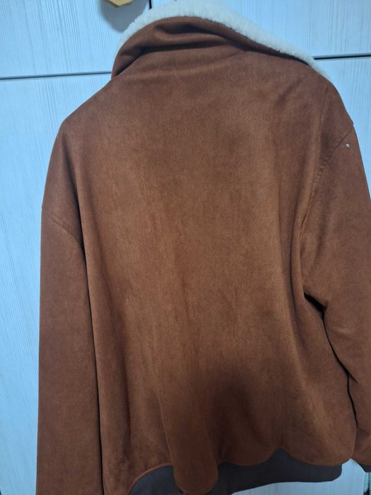 Продавам мъжко яке,чисто ново