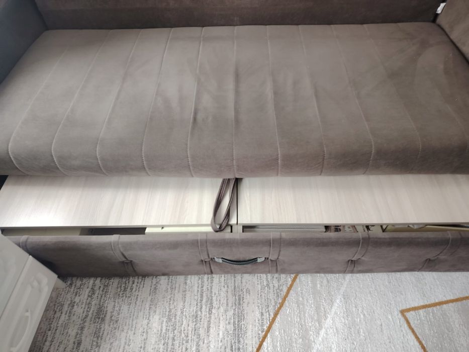 Срочно продам диван