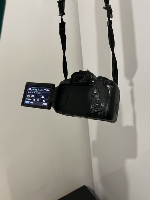 Продам фотоаппарат Canon 600D