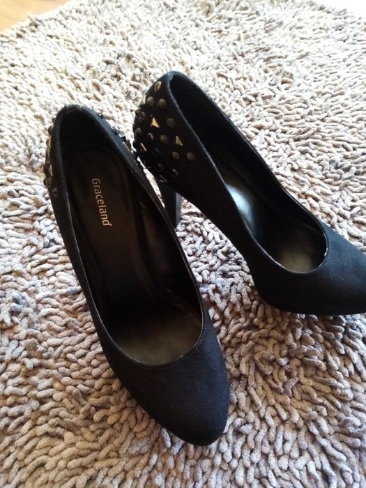 Продавам дамски обувки