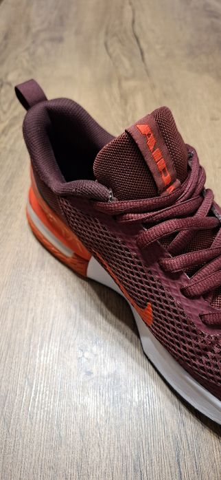 Nike Air Max Alpha Trainer 6 номер 41/5
Оригинални Мъжки маратонки!

Без забележки!

Номер 41/5

Цена:45 €