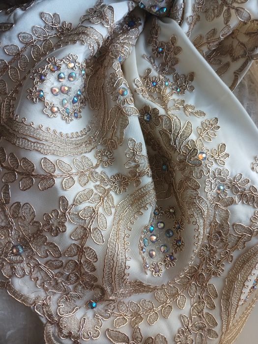 Шикаиное вечернее платье