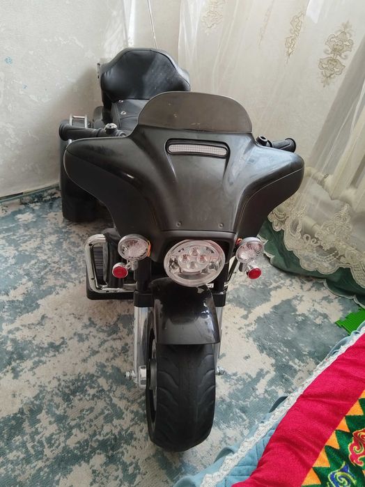 Детски электронные мотоцикл  трех до 6 лет