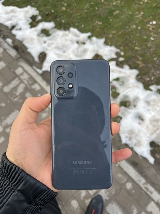 Samsung a23 64gb.